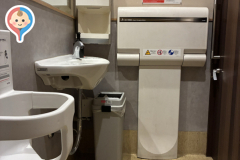 デニーズ 池袋明治通り店のオムツ替え台情報