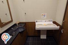 スターバックスコーヒー　江戸川総合レクリエーション公園店(1F)のオムツ替え台情報