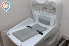ダイソー三郷鷹野店(1F)のオムツ替え台情報