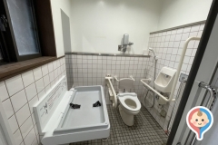 御手洗休憩所(1F)のオムツ替え台情報