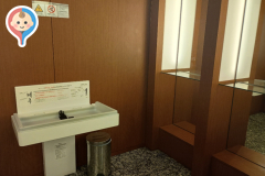 東京ミッドタウンB1 ガーデンテラス近くのトイレ(B1)のオムツ替え台情報