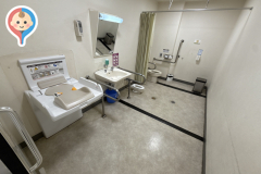 イオン 伊勢店（1階トイレ）(1F)のオムツ替え台情報