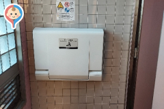 世田谷区立ぽかぽか広場公衆トイレのオムツ替え台情報