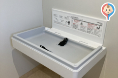 中国運輸局 岡山運輸支局(2F)のオムツ替え台情報