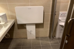 コメダ珈琲店 宮崎柳丸店(1F)のオムツ替え台情報