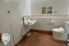 三洋堂書店たじみ店(2F)のオムツ替え台情報