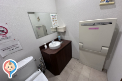 フラワー薬局 町屋駅前店のオムツ替え台情報