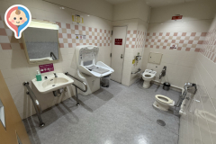イオン加古川 シネマ 多目的トイレのオムツ替え台情報