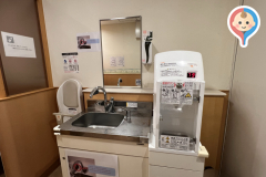 トイレ脇授乳室(2F)の授乳室・オムツ替え台情報
