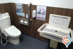 コジマ・ビックカメラ　港北インター店(1F)のオムツ替え台情報