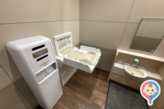 イオンタウン伊勢ララパークトイレのオムツ替え台情報