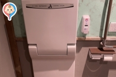 コナズ珈琲姫路のオムツ替え台情報