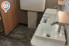 とんでん 北鎌倉店(女性用トイレ内)のオムツ替え台情報