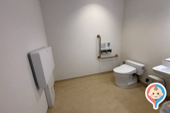 オートバックスのオムツ替え台情報