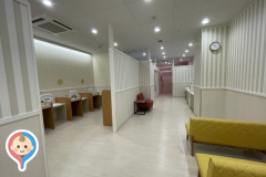 ピアドゥ（Pia Do）(2階キャンドゥとオムツ売場の間にある。ママと赤ちゃんのみの授乳室(個室)は3部屋、パパも入れる授乳室(個室)は2部屋あり。オムツ替え台の他に着替え台ベビーカー置き場もある。給湯器もあり。)の授乳室・オムツ替え台情報