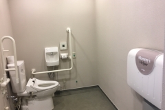 浄土真宗東本願寺派 本山東本願寺(1F)のオムツ替え台情報