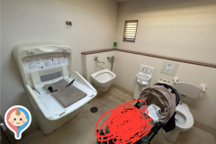 新田桜公園の誰でもトイレ公演ないのオムツ替え台情報