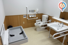 ヤマダデンキ Tecc LIFE SELECT 茨木目垣店(1F)のオムツ替え台情報