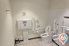 Honda Cars北大阪　茨木上穂積(1F)のオムツ替え台情報