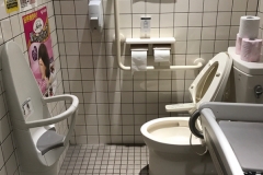 スーパードラッグひまわり 蔵王店のオムツ替え台情報