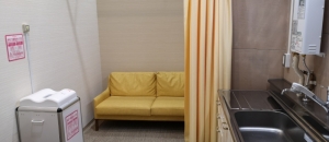 国立民族学博物館(本館1階エントランスホール)の授乳室・オムツ替え台情報