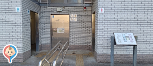 砧公園10号トイレ(美術館横駐車場内)のオムツ替え台情報
