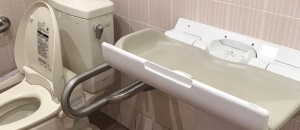 カラーズファミリー山陽マルナカ西宮店(1F)のオムツ替え台情報