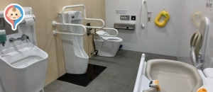 サンドラッグ　大村店のオムツ替え台情報