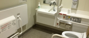 東京都健康長寿医療センター(1F)のオムツ替え台情報