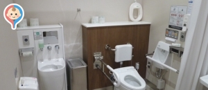 THE OUTLETS KITAKYUSHU(北側 多目的トイレ)のオムツ替え台情報