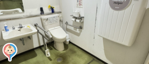 鳩山町立図書館(1F)のオムツ替え台情報