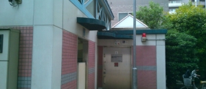 赤羽北交番隣 多機能トイレのオムツ替え台情報