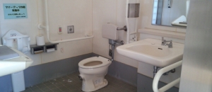 宇都宮城址公園 宇都宮市役所本庁舎 東駐車場のオムツ替え台情報