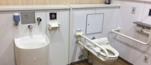 三菱東京UFJ銀行 練馬支店(1F 多目的トイレ)のオムツ替え台情報