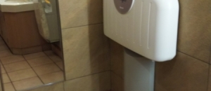 デニーズ 高田馬場店のオムツ替え台情報