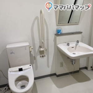 ヒマラヤスポーツ&ゴルフ 福知山店(1F)のオムツ替え台情報 画像1