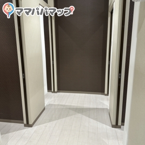 御殿場プレミアムアウトレット　ヒルサイド(ハイストリート)の授乳室・オムツ替え台情報 画像3