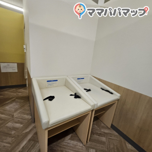 オムツ替え台