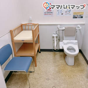 大橋病院　多目的トイレのオムツ替え台情報 画像1