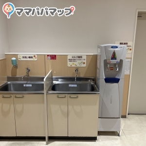 リーフウォーク稲沢店 ビレバン横ベビールーム(1F)の授乳室・オムツ替え台情報 画像4