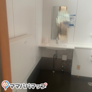 馬場花木園(1F)のオムツ替え台情報 画像1