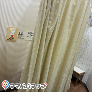 アリオ八尾　赤ちゃん休憩室(3F)の授乳室・オムツ替え台情報 画像3