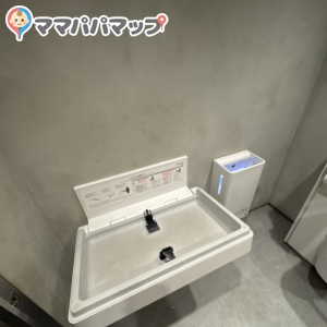 koe donuts kyoto コエ・ドーナツ京都(1F)のオムツ替え台情報 画像2
