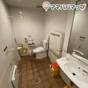 ベッセルホテルカンパーナ沖縄(B1)のオムツ替え台情報 画像1