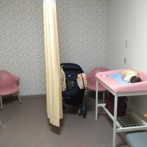 ベビーカーもらくらく中に入れる広さです。