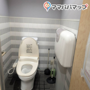 大口通商店街協同組合　事務所(1F)のオムツ替え台情報 画像1