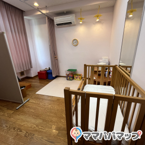 ベビーベッド一台有り