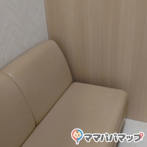 少しやぶれていたソファーは綺麗に