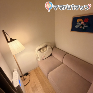かなり綺麗です。女性スタッフが入り口で案内もしてくれます。