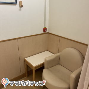 千里阪急デパート(5F)の授乳室・おむつ替え台の写真(1枚目)